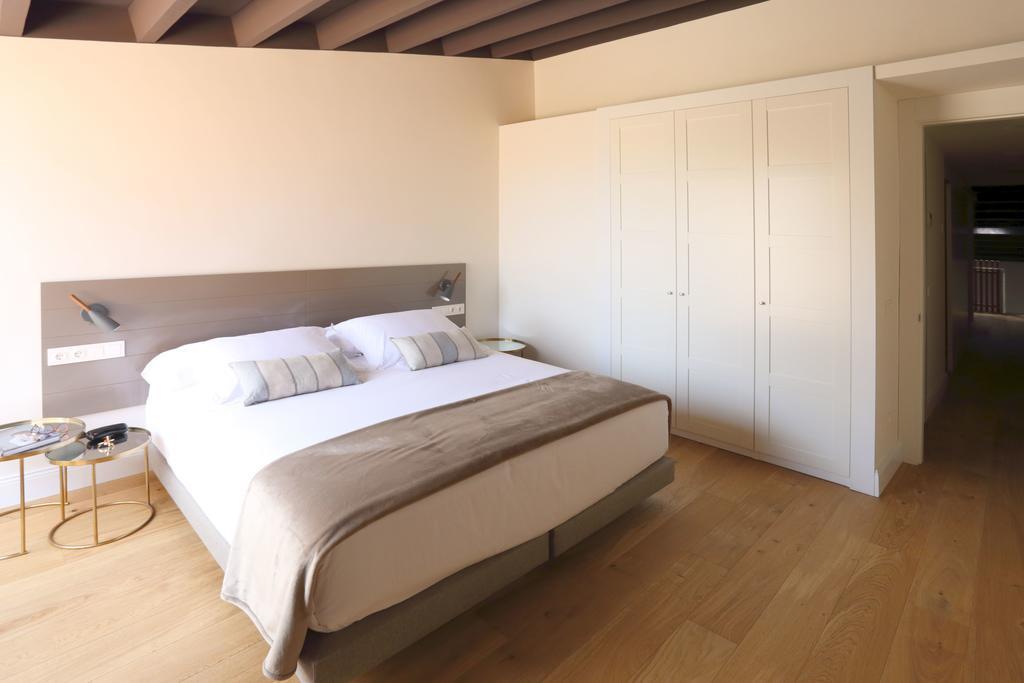 ז'ירונה Apartaments Placa Del VI מראה חיצוני תמונה