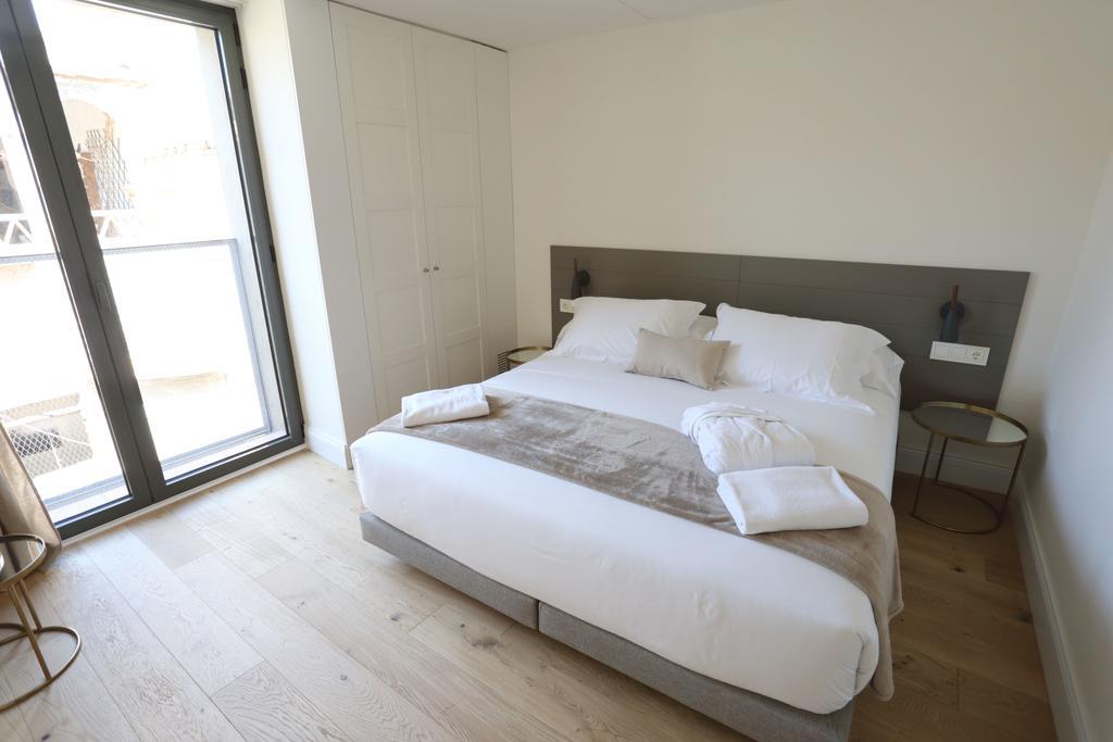 ז'ירונה Apartaments Placa Del VI מראה חיצוני תמונה