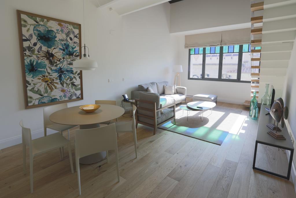 ז'ירונה Apartaments Placa Del VI מראה חיצוני תמונה