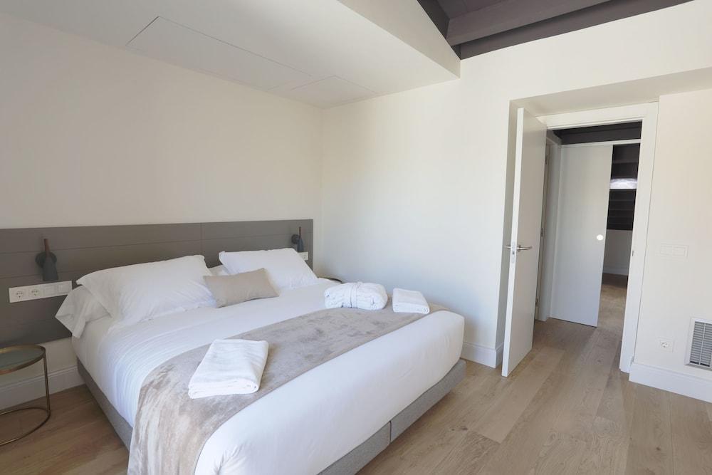 ז'ירונה Apartaments Placa Del VI מראה חיצוני תמונה